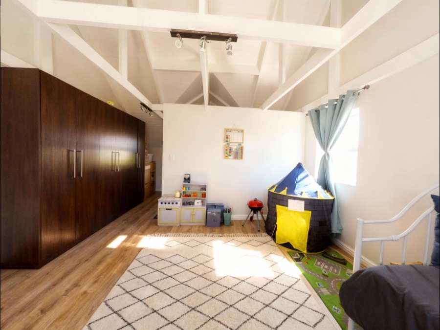 4 Bedroom Property for Sale in Westcliff Western Cape